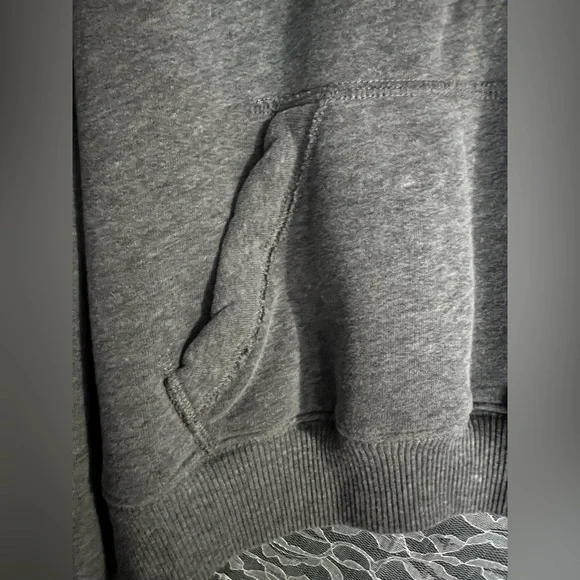 Hollister Cropped Turtle Neck Half Zip Sweater Women’s size Large - Picture 3 of 6